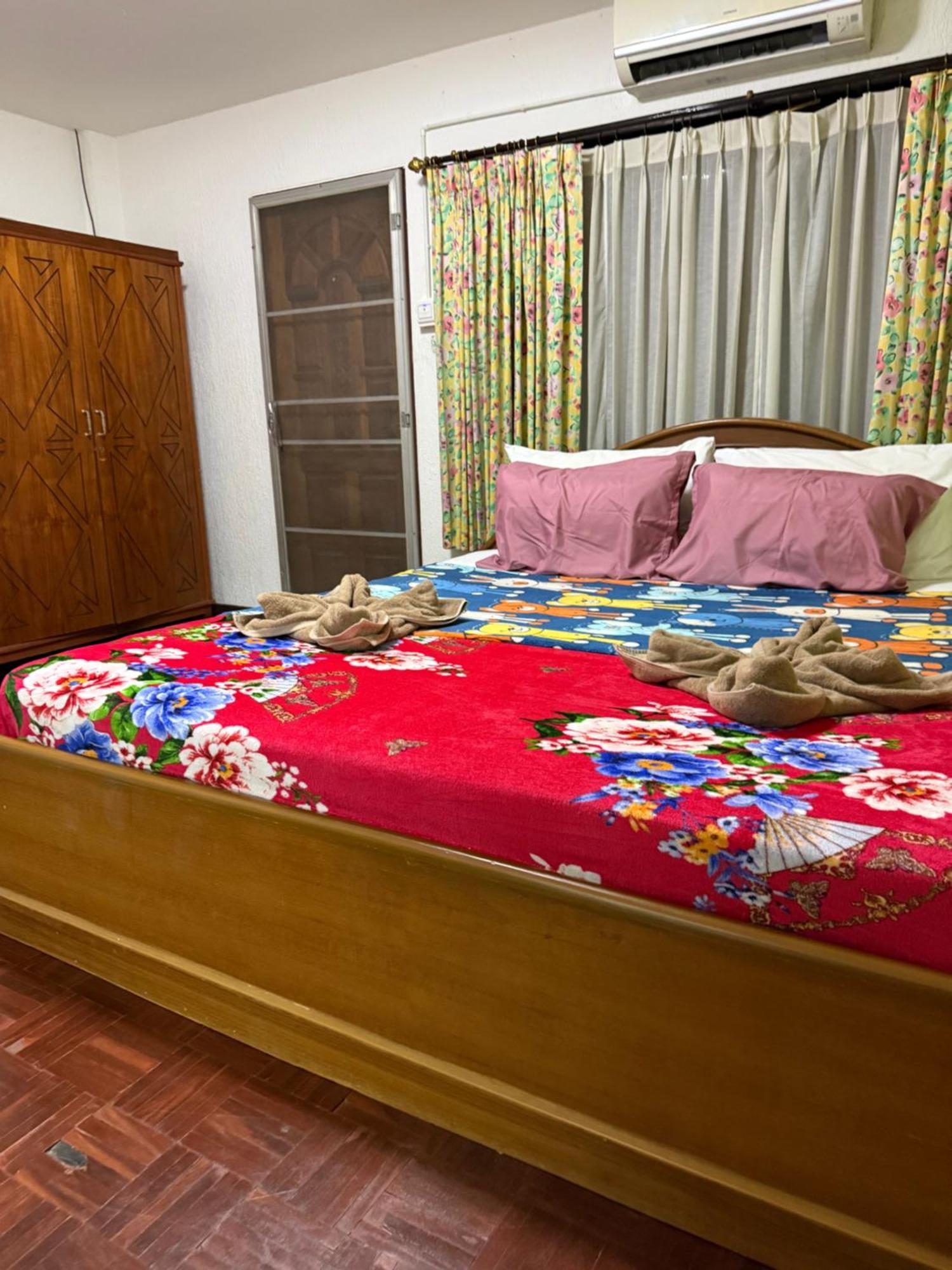 Dikachaya Hostel пляж Чавенг Екстер'єр фото